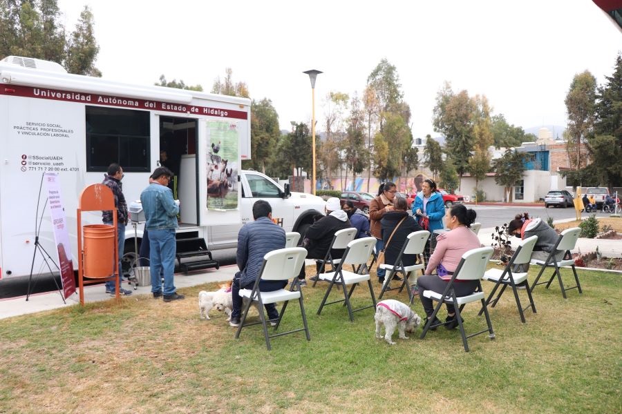 Brindan Estudiantes Garza Jornadas Médicas y Veterinarias en Tulancingo