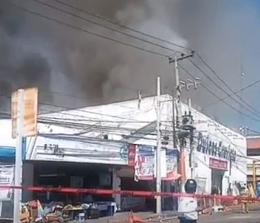 Incendio en la Dulcería Cravioto Ubicada en Valle de San Javier