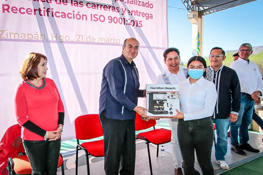 Comunidad Educativa de Escuelas de la Sierra Gorda Recibió Beneficios Durante Gira de Trabajo de Natividad Castrejón