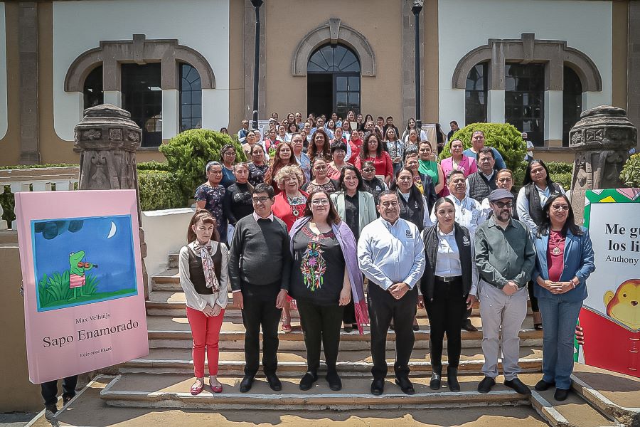 Entrega Cultura aparato que permite leer en tiempo real a personas ciegas en Tepeji