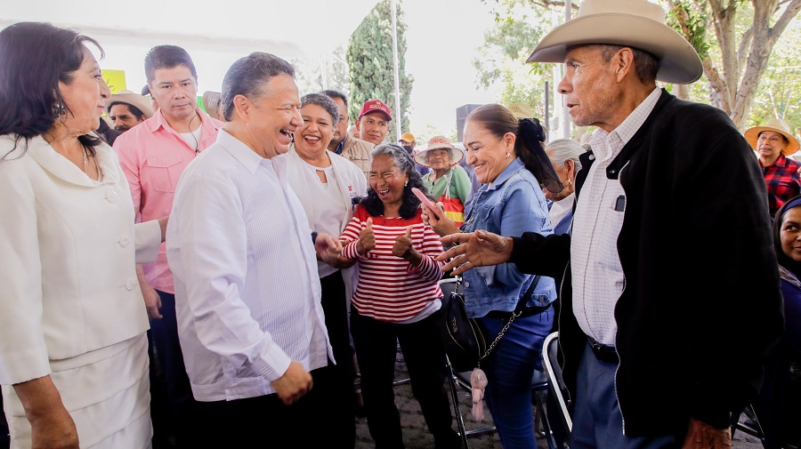 ¡Más De 18 Millones de Pesos Para Mejorar Caminos en #Apan!