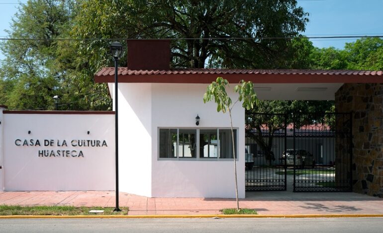 Entrega Julio Menchaca la “Casa de la Cultura Huasteca”