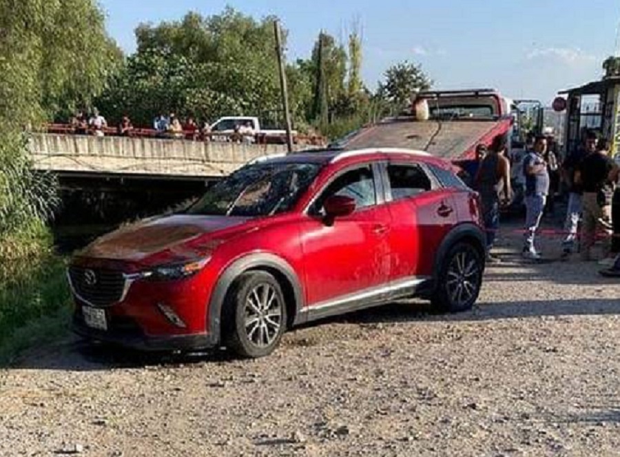 Mueren Padre e Hija al  Caer  su Vehiculo a Canal de Aguas Negras en Tula