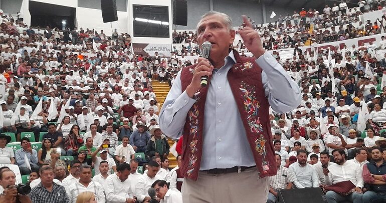 Augusto Lopéz Hernantes se Reunio en Pachuca con Empresarios Hidalguenses, Recibio el Apoyo de la Comunidad Universitaria, y Llevo a cabo  Asamblea Informativa con Cinco Mil Simpatizantes