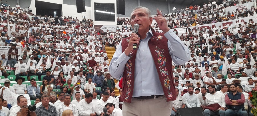 Augusto Lopéz Hernantes se Reunio en Pachuca con Empresarios Hidalguenses, Recibio el Apoyo de la Comunidad Universitaria, y Llevo a cabo  Asamblea Informativa con Cinco Mil Simpatizantes