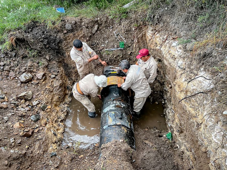 Concluye Reparación de Fuga en la Línea de Conducción Que Abastece el Tanque Abundio Martínez, en Mineral de la Reforma