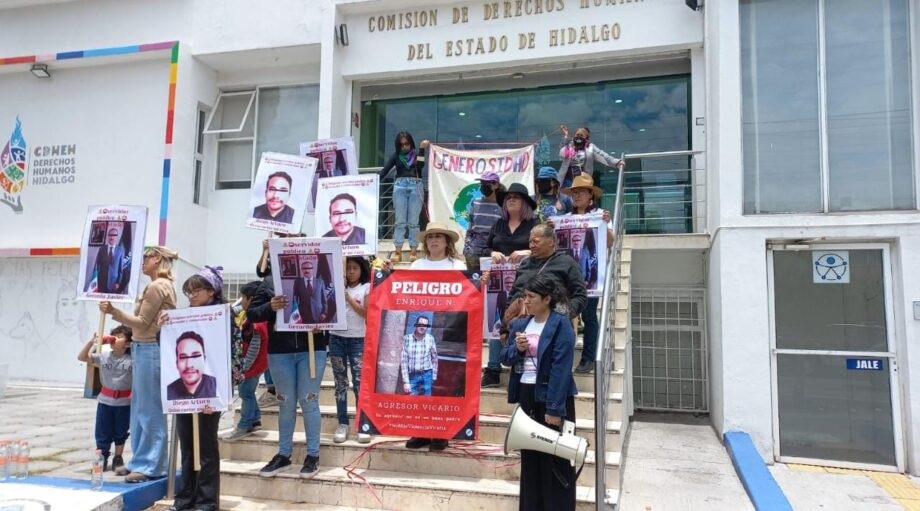 Feministas Piden Renuncia de Ana Karen Parra Bonilla Titular de Comisión de Derechos Humanos y Margarita Cabrera Román