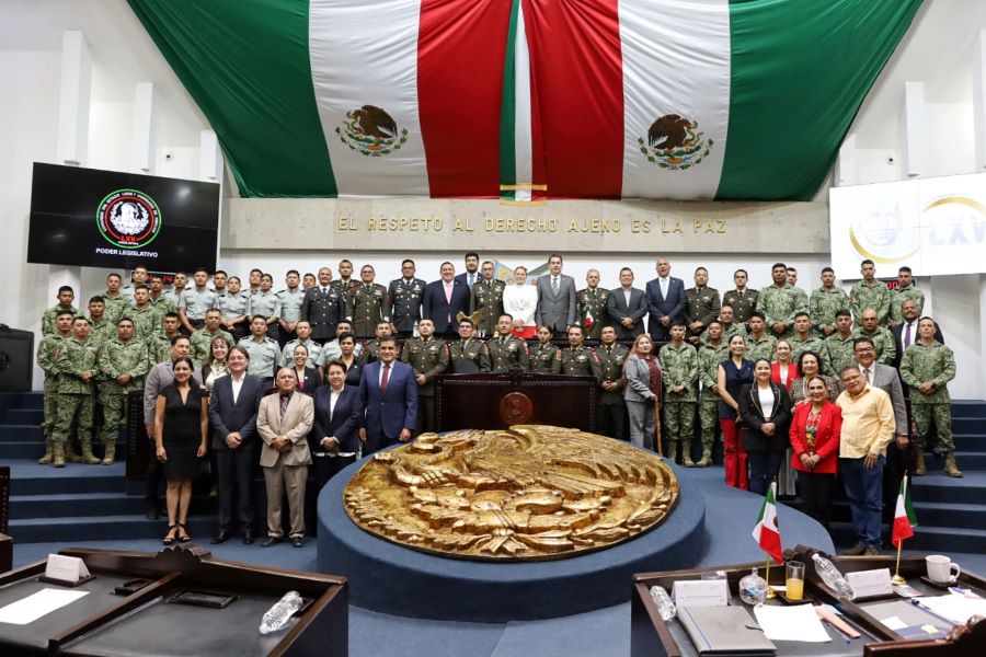 La LXV Legislatura aprobó inscribir en el Muro de Honor al  Heroico Colegio Militar por el bicentenario de su nacimiento.