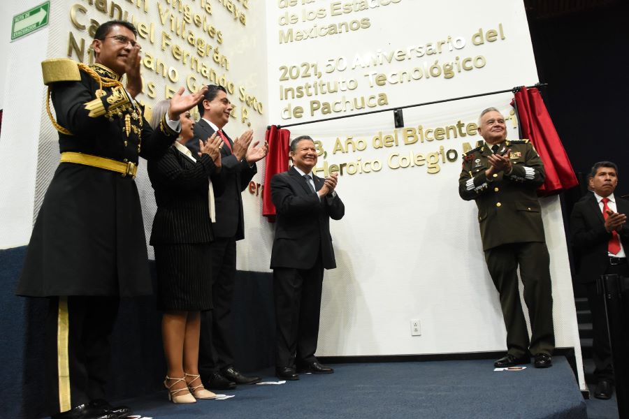 El Gobernador Julio Menchaca Salazar Develo la Inscripción la Leyenda “2023, Año del Bicentenario del Heroico Colegio Militar”. En el Muro de Honor del Congreso