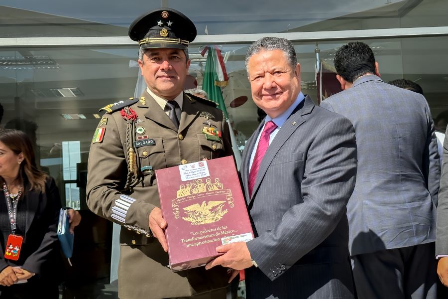 Reconoce Menchaca Salazar Esfuerzo y Compromiso de las y Los Policías Hidalguenses