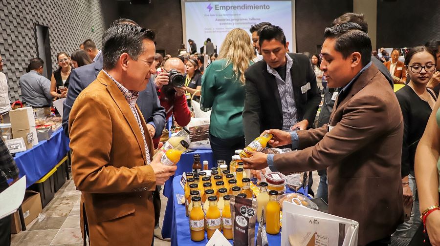 Emprendedores y Empresarios Ahorraron 3 Millones 297 Mil Pesos en Trámites de Registro de Marca