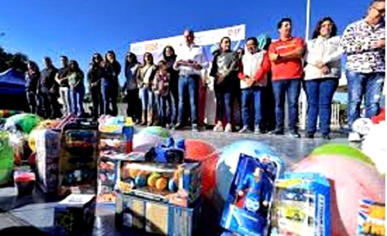 Sergio Baños Continua su Campaña Para Lograr la Relección en Pachuca, Ahora Recorre Colonias Regalando Juguetes