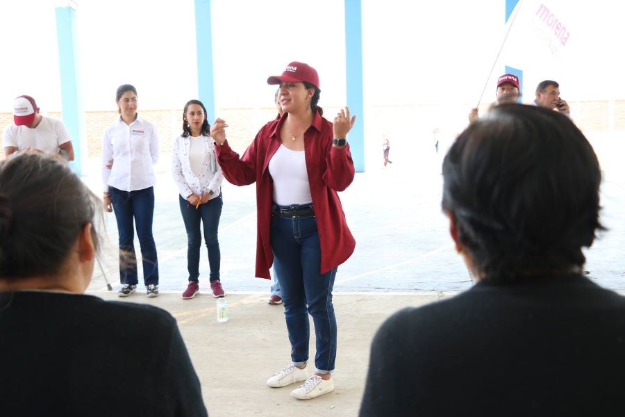 Mónica Reyes Recorrió Comunidades de Apan y Tepeapulco