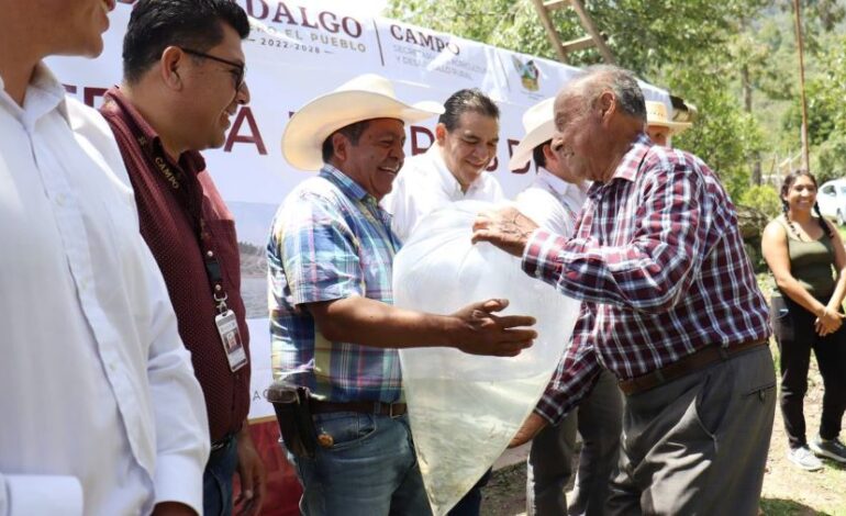 Saderh Entrega 43 Mil Crías de Trucha Arcoíris y 605 Mil de Carpa y Tilapia en Acaxochitlán