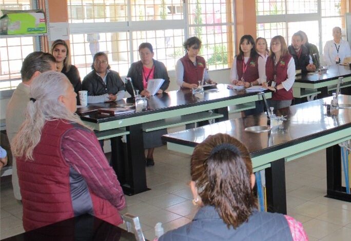 Sufrieron 	Intoxicación Alimentaria 5 Adolescentes del CECyTEH Plantel Mineral del Chico