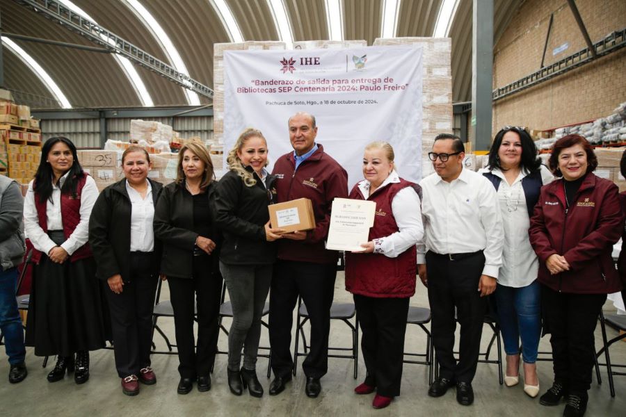 Banderazo de salida para la entrega de bibliotecas SEP Centenaria, colección Paulo Freire en Hidalgo