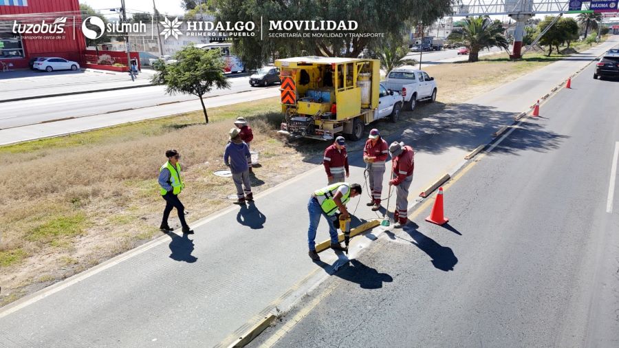 Se Llevó a Cabo Reinstalación de Bolardos Que Delimitan Carril Confinado Tuzobús, al Sur de la Ciudad.