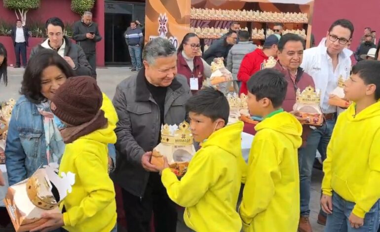 Reparten 8 Mil Roscas De Reyes Magos