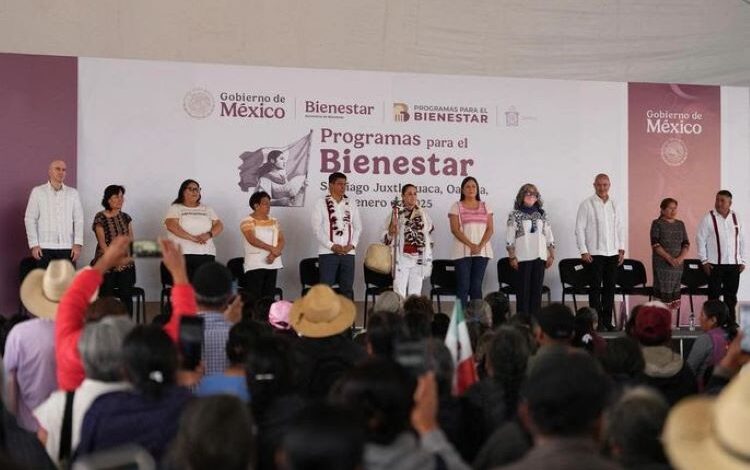 Presidenta Claudia Sheinbaum Da Banderazo de Salida a La Comisión General Lázaro Cárdenas del Río Para La Mixteca Oaxaqueña