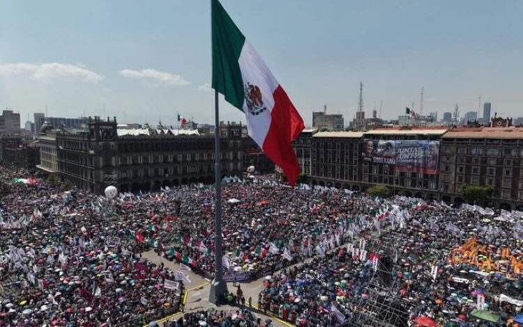 En el Zócalo, Sheinbaum Reafirma Compromiso Con EE.UU. y Mantener Relaciones Comerciales